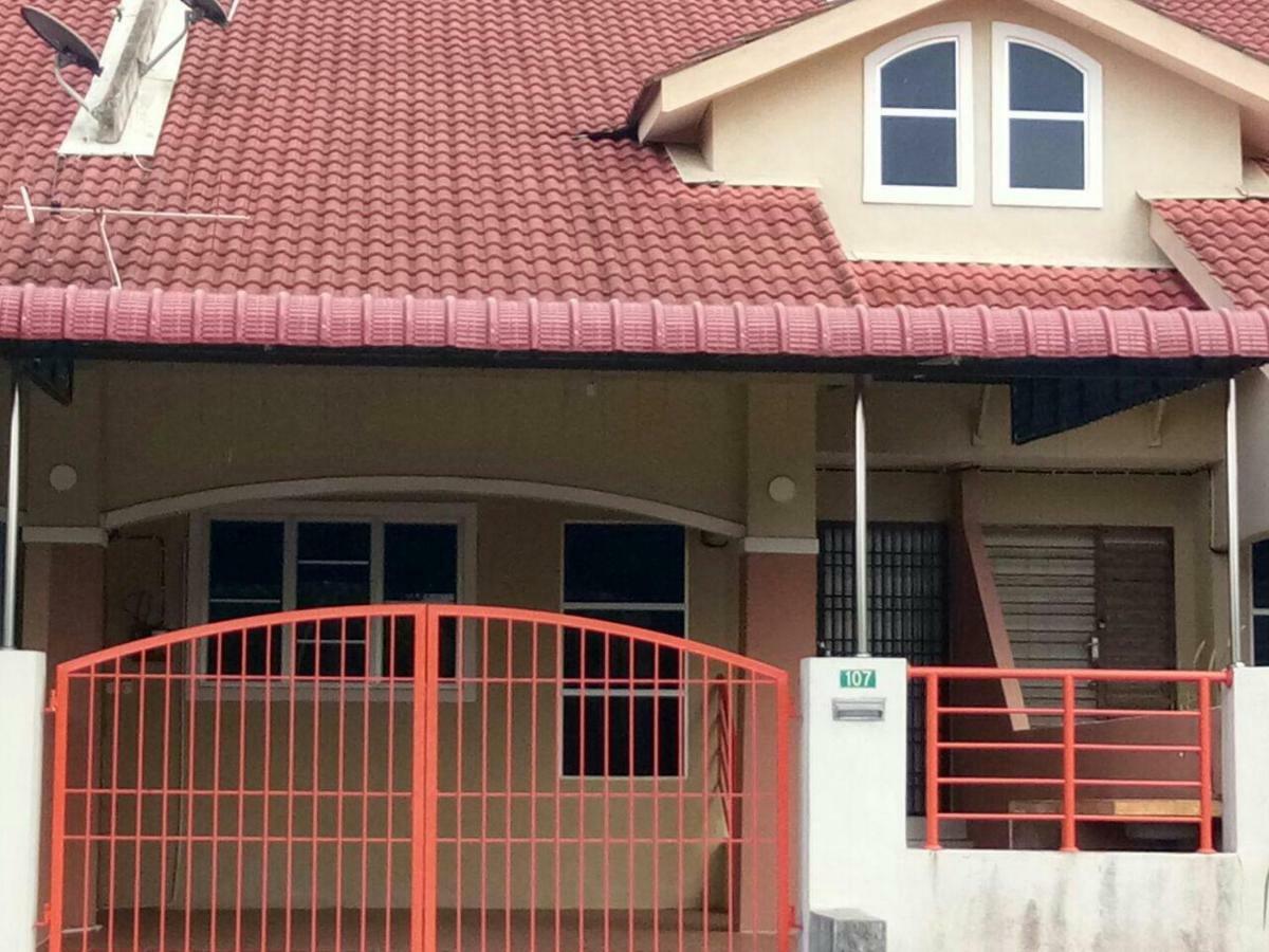 Homestay Mama Razzin Kuala Kangsar Bagian luar foto